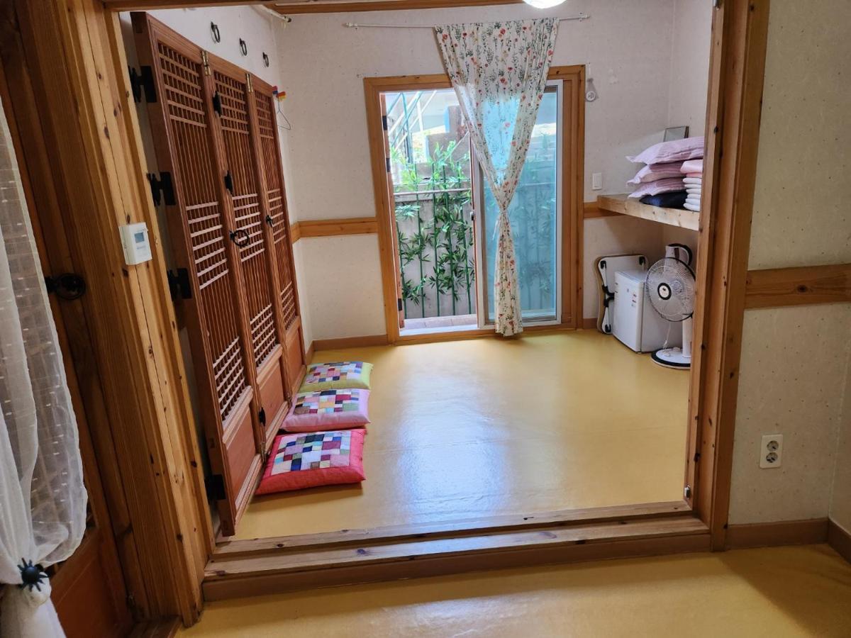 Beautiful House Hotel Jeonju Bagian luar foto
