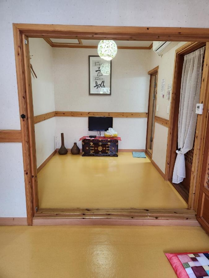 Beautiful House Hotel Jeonju Bagian luar foto