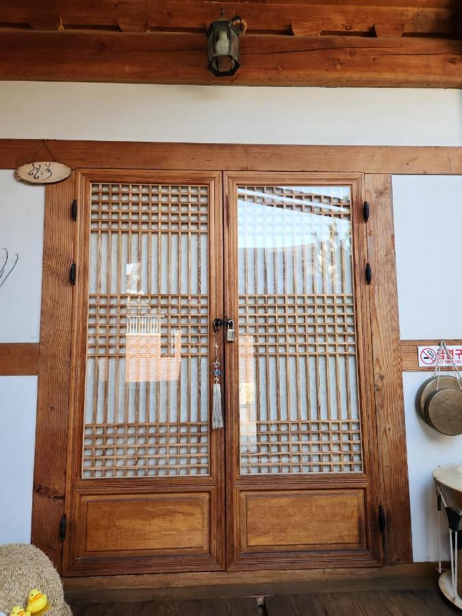 Beautiful House Hotel Jeonju Bagian luar foto