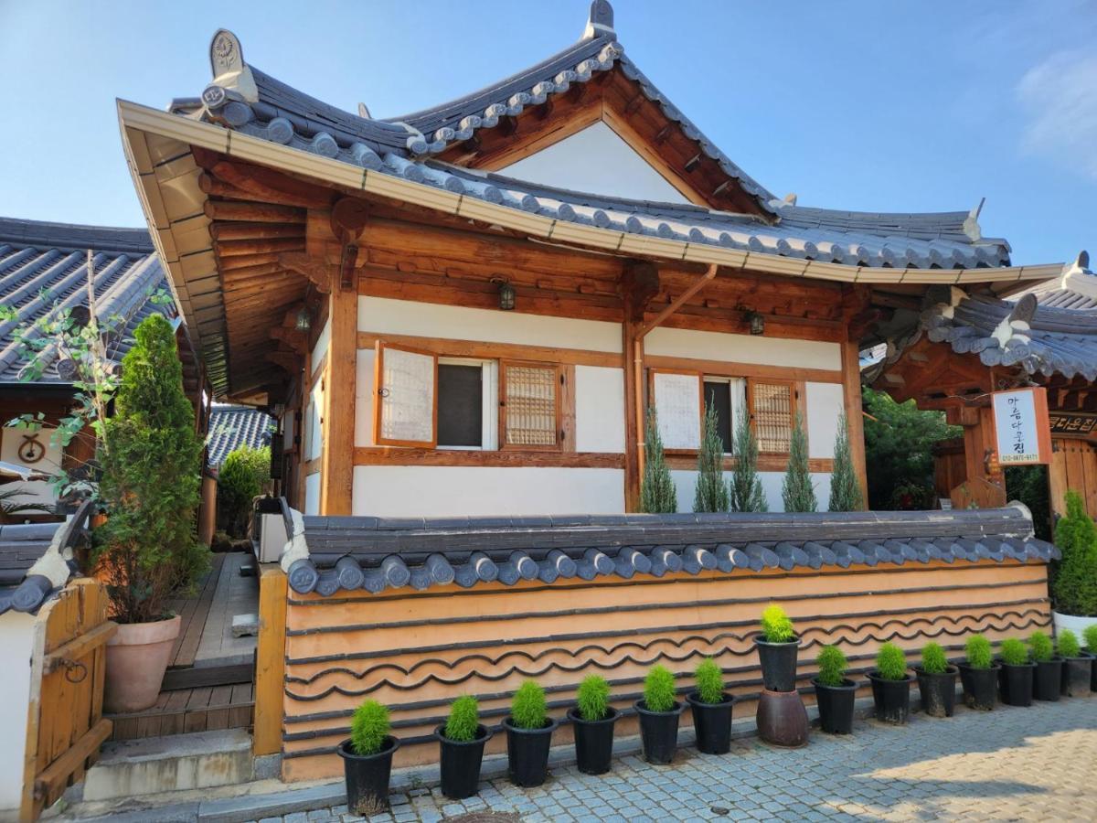 Beautiful House Hotel Jeonju Bagian luar foto