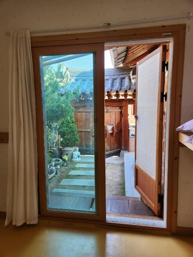 Beautiful House Hotel Jeonju Bagian luar foto
