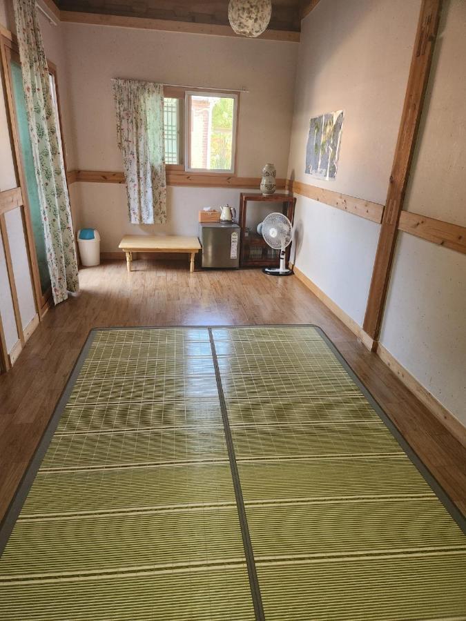 Beautiful House Hotel Jeonju Bagian luar foto