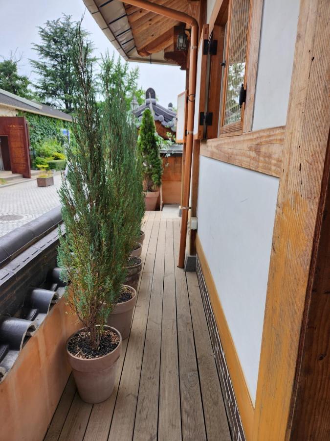 Beautiful House Hotel Jeonju Bagian luar foto