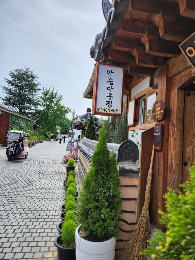 Beautiful House Hotel Jeonju Bagian luar foto