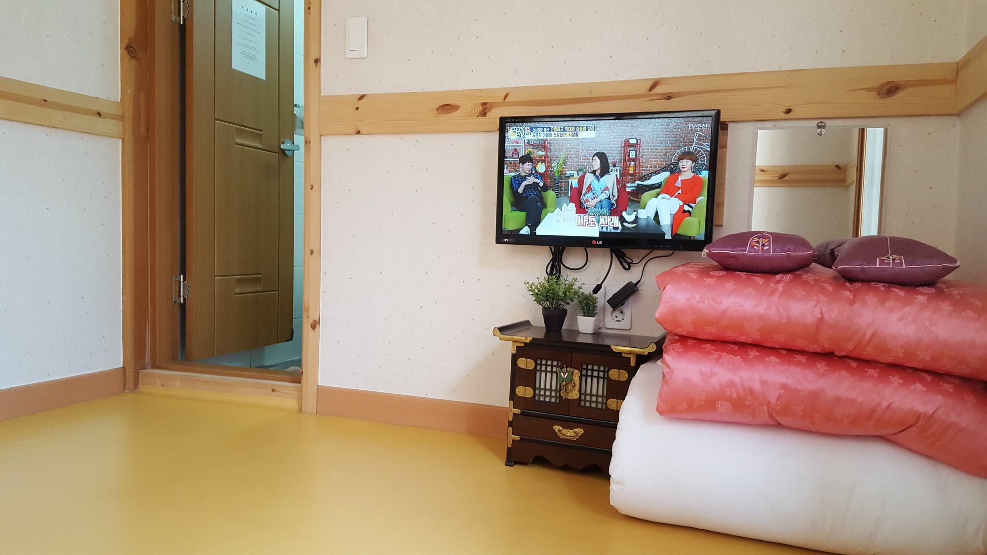 Beautiful House Hotel Jeonju Bagian luar foto